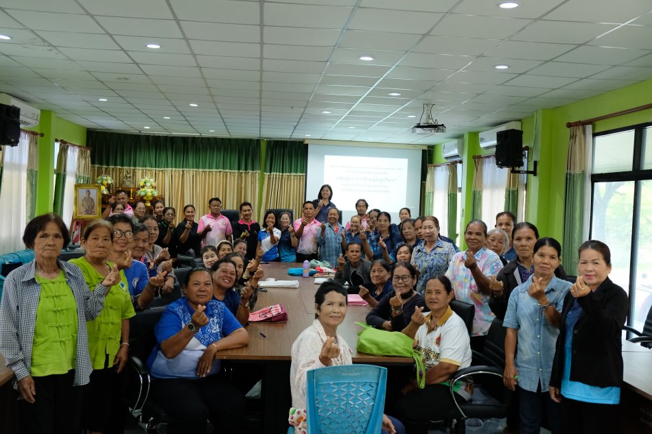 โครงการแก้ไขปัญหาความยากจน ประจำปีงบประมาณ พ.ศ. ๒๕๖๙ "การส่งเสริมการประกอบอาชืพ หลักสูตร การทำสบู่สมุนไพร"